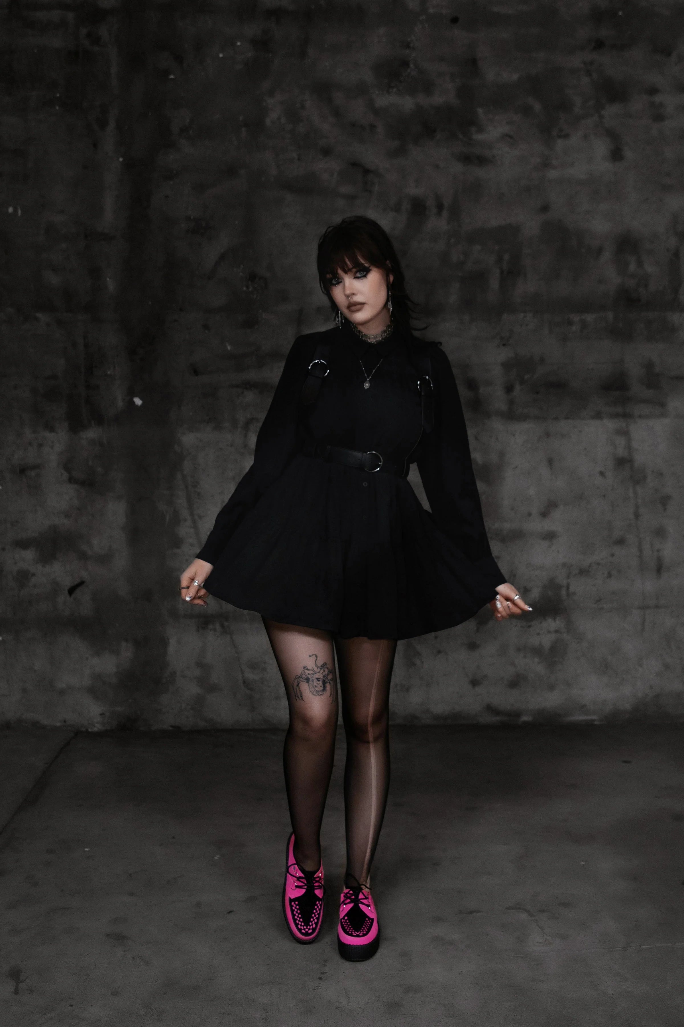 TUK-V3390 Viva Mondo Creeper en suède néon rose et noir