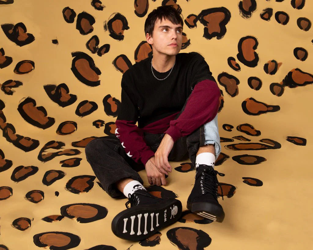 Botte de basket TUK-A3093 en toile noire à 8 œillets