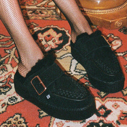 TUK-V3235L-Black-Size 6-Clearance