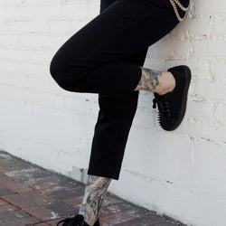 TUK-A3428 basket noire sergée à lacets à pointes