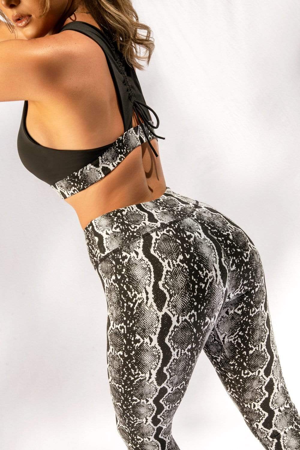 CXIX Gecko Grip™ Leggings: Black Mamba