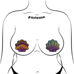 Pâtés de coquillages de sirène dans des coquilles opalescentes violettes et dorées pour les tétons de coquillage