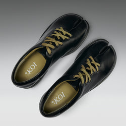 KOi Wildspear Tabi Shoes- Black
